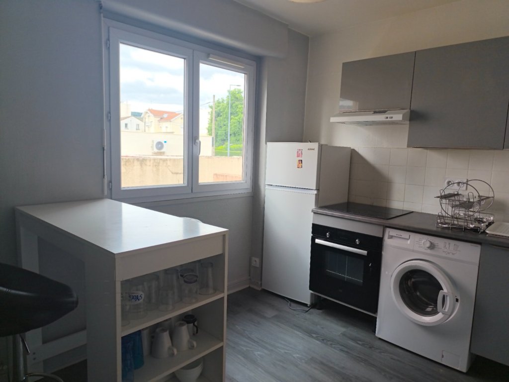 APPARTEMENT T1 A LOUER - ST ETIENNE MONTPLAISIR - 30.85 m2 - 390 &euro; charges comprises par mois