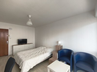 APPARTEMENT T1 A LOUER - ST ETIENNE MONTPLAISIR - 30.85 m2 - 390 € charges comprises par mois