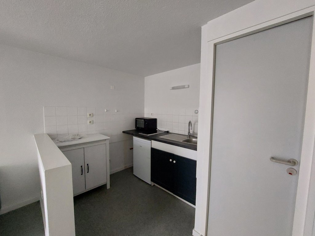 APPARTEMENT T1 A LOUER - ST ETIENNE - 29.03 m2 - 420 &euro; charges comprises par mois