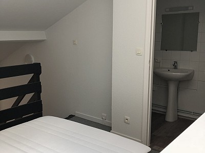 APPARTEMENT T1 A LOUER - ST ETIENNE - 34.55 m2 - 420 € charges comprises par mois