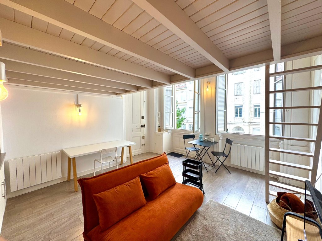APPARTEMENT T1 A LOUER - ST ETIENNE - 28 m2 - 495 &euro; charges comprises par mois