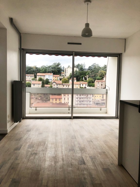 APPARTEMENT T1 A LOUER - ST ETIENNE - 32.46 m2 - 490 &euro; charges comprises par mois