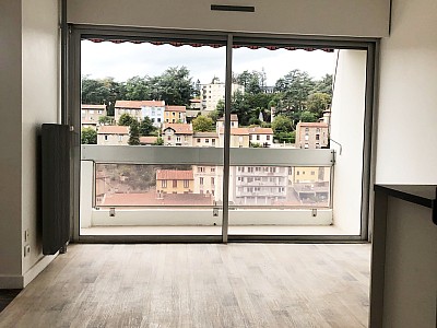 APPARTEMENT T1 A LOUER - ST ETIENNE - 32.46 m2 - 490 € charges comprises par mois