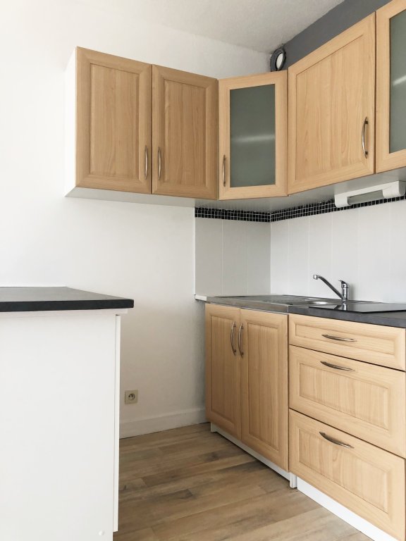 APPARTEMENT T1 A LOUER - ST ETIENNE - 32.46 m2 - 490 &euro; charges comprises par mois