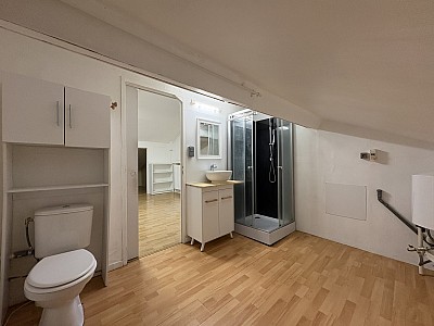 APPARTEMENT T1 A LOUER - ST PRIEST EN JAREZ - 40.19 m2 - 445 € charges comprises par mois