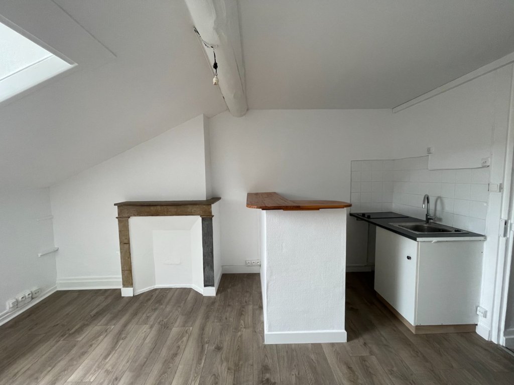 Appartement F1 A VENDRE - ST ETIENNE BADOUILLERE - 22.25 m2 - 47 000 &euro;