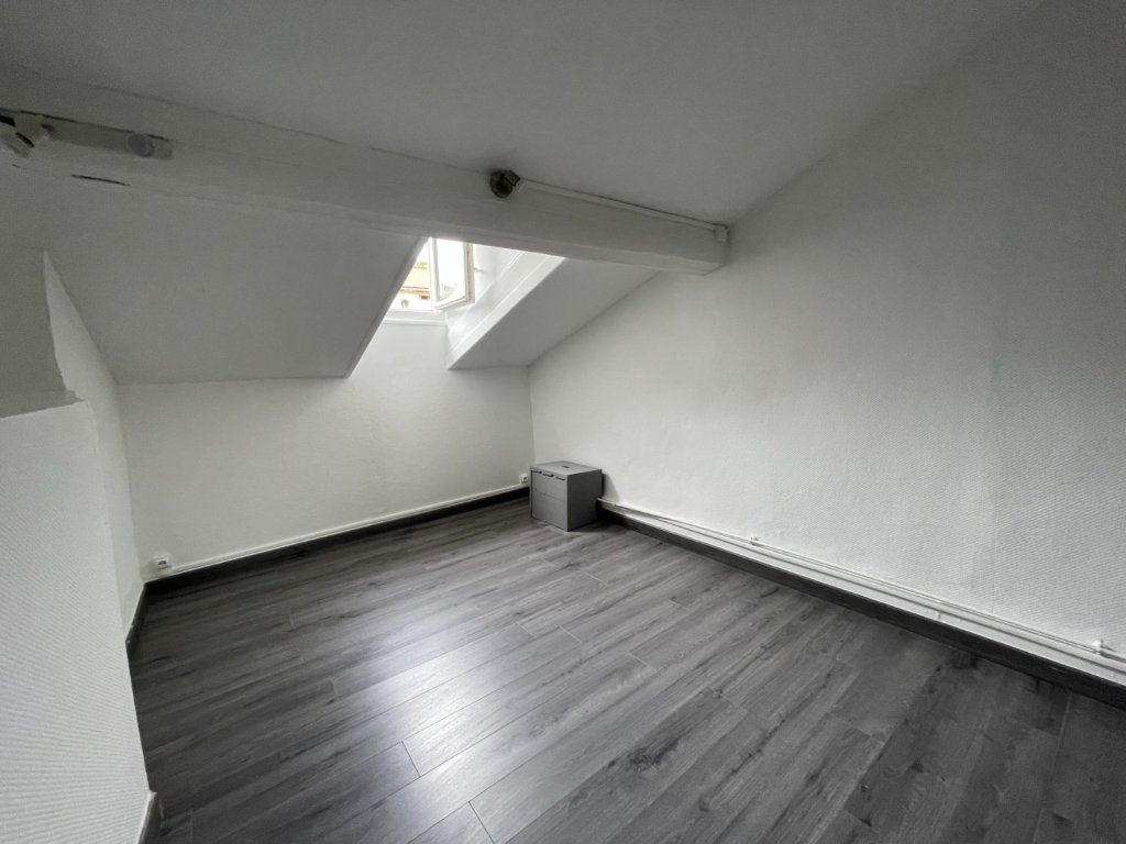 Appartement F1 A VENDRE - ST ETIENNE BADOUILLERE - 22.25 m2 - 47 000 &euro;