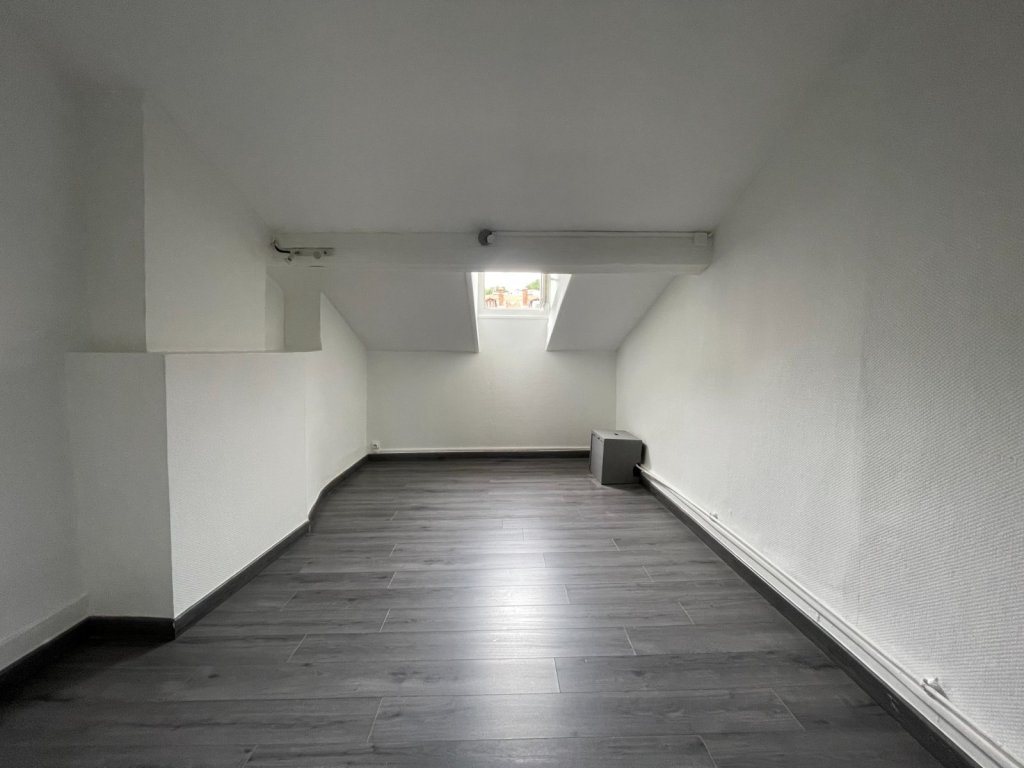 Appartement F1 A VENDRE - ST ETIENNE BADOUILLERE - 22.25 m2 - 47 000 &euro;