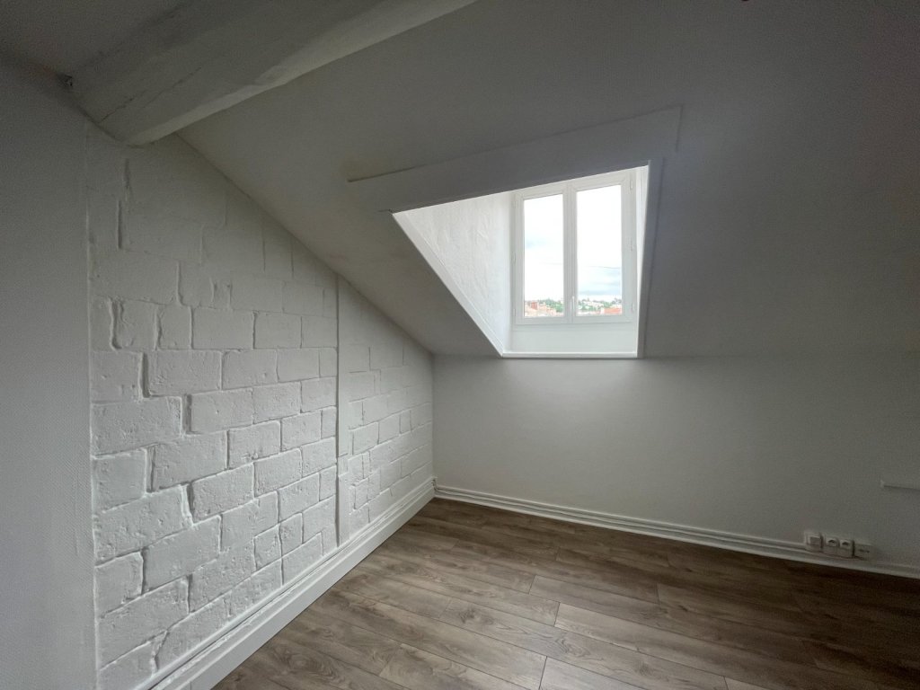 Appartement F1 A VENDRE - ST ETIENNE BADOUILLERE - 22.25 m2 - 47 000 &euro;