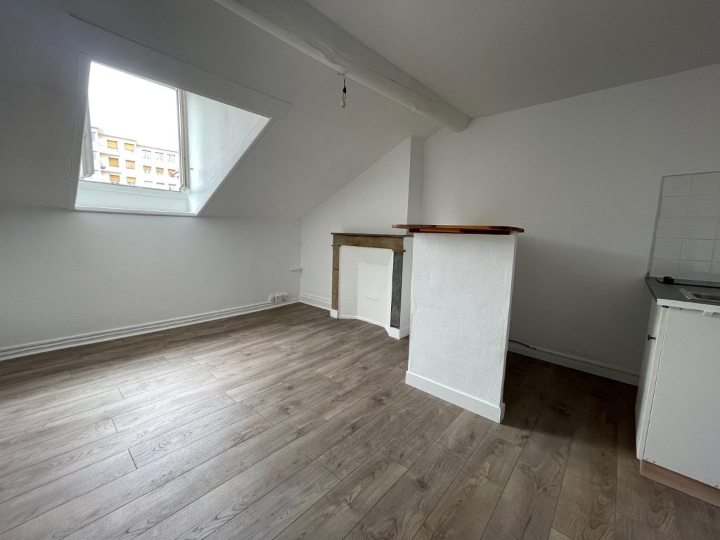 Appartement F1 A VENDRE - ST ETIENNE BADOUILLERE - 22.25 m2 - 47 000 &euro;