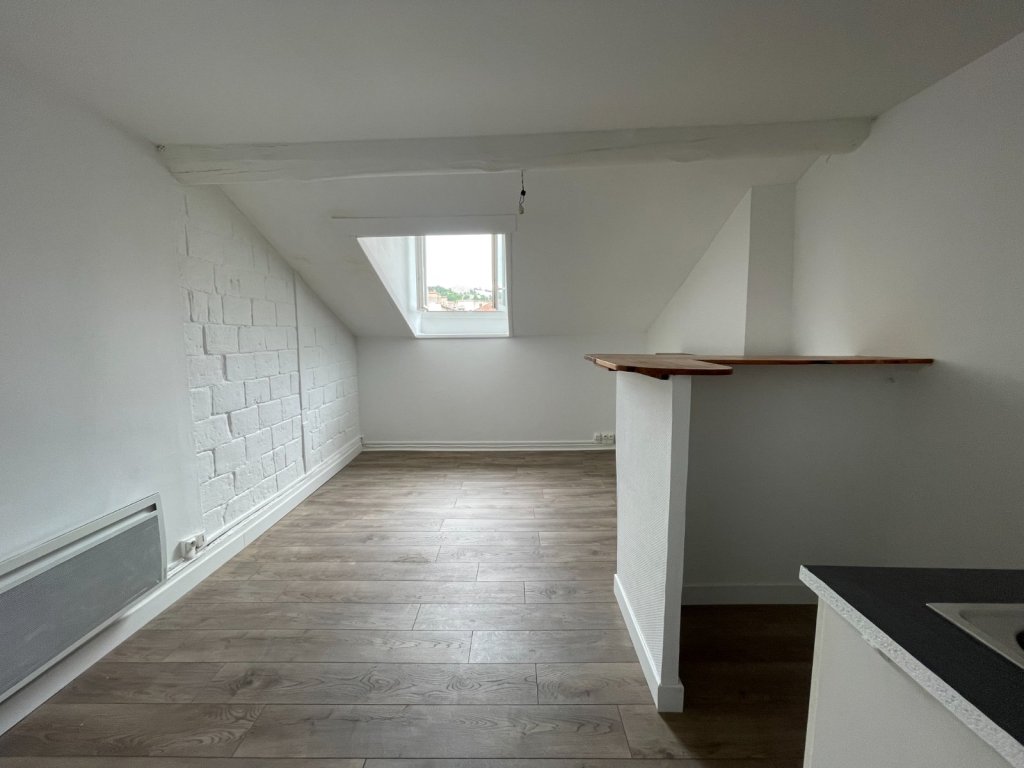 Appartement F1 A VENDRE - ST ETIENNE BADOUILLERE - 22.25 m2 - 47 000 &euro;