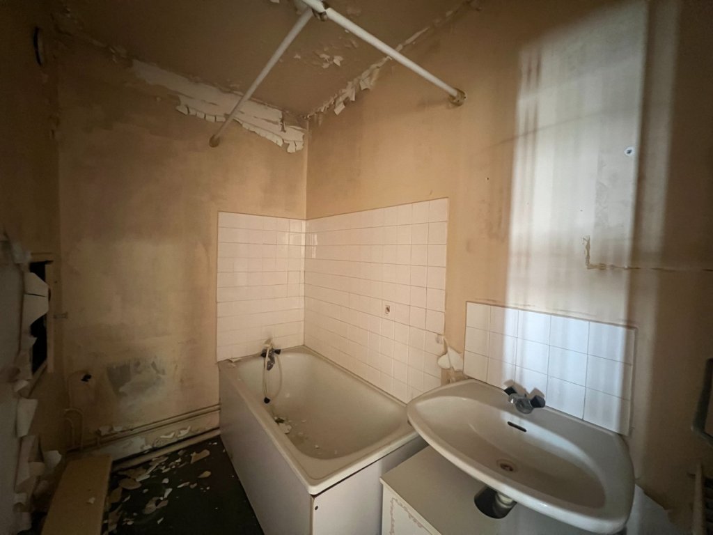 APPARTEMENT T1 A VENDRE - ST ETIENNE - 30.63 m2 - 13 500 &euro;