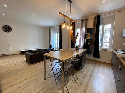 APPARTEMENT T2 A LOUER - ST ETIENNE - 68 m2 - 670 € charges comprises par mois