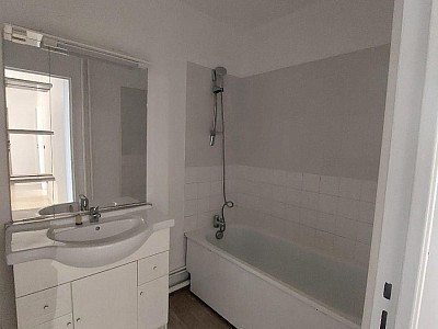 APPARTEMENT T2 A LOUER - ST ETIENNE - 52.34 m2 - 570 € charges comprises par mois
