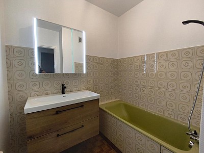 APPARTEMENT T2 A LOUER - ST ETIENNE - 50.14 m2 - 500 € charges comprises par mois