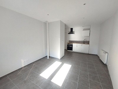 APPARTEMENT T2 A LOUER - ST ETIENNE - 36.3 m2 - 515 € charges comprises par mois