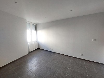 APPARTEMENT T2 A LOUER - ST ETIENNE - 34.07 m2 - 515 € charges comprises par mois