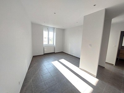 APPARTEMENT T2 A LOUER - ST ETIENNE - 36.3 m2 - 515 € charges comprises par mois