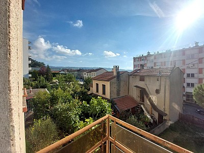 APPARTEMENT T2 A LOUER - ST ETIENNE - 36.3 m2 - 515 € charges comprises par mois