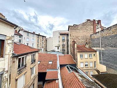 APPARTEMENT T2 A LOUER - ST ETIENNE - 47.74 m2 - 545 € charges comprises par mois