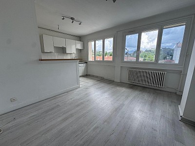 APPARTEMENT T2 A LOUER - ST ETIENNE - 39.17 m2 - 420 € charges comprises par mois