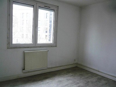 APPARTEMENT T2 A LOUER - ST ETIENNE - 45.7 m2 - 380 € charges comprises par mois