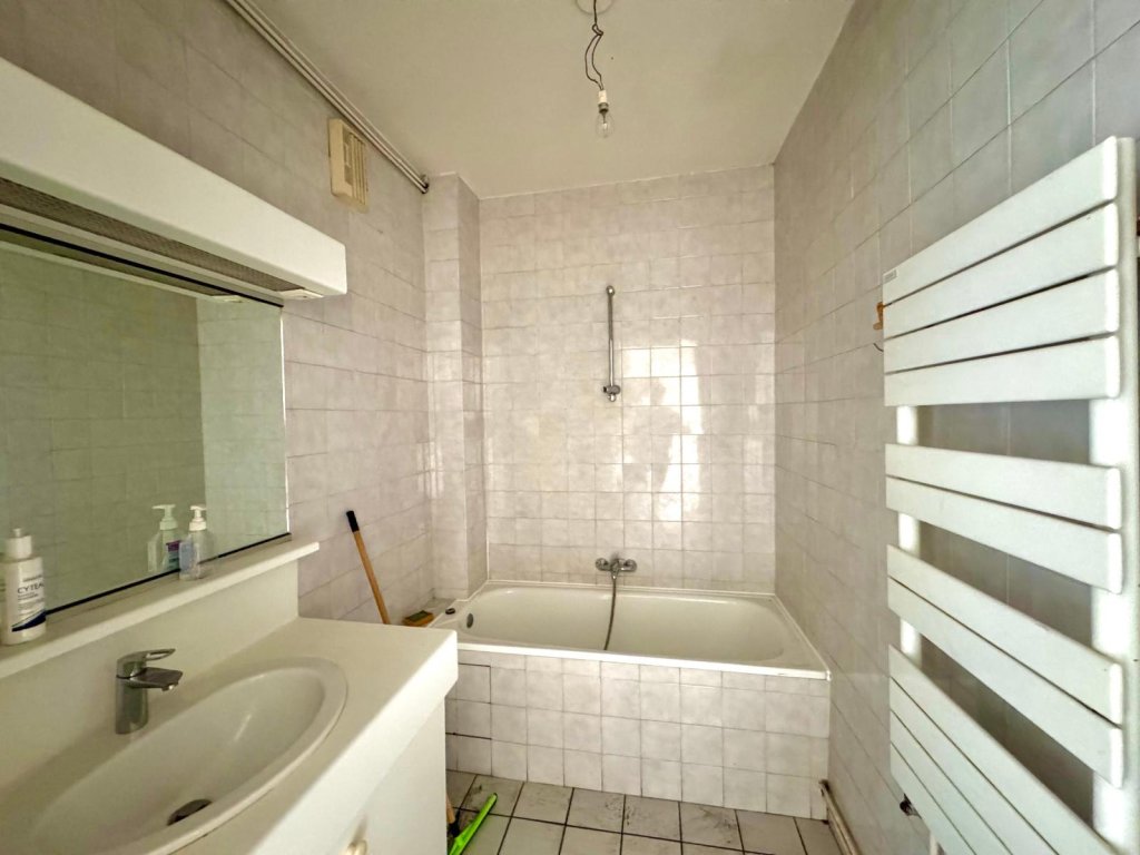 APPARTEMENT T2 A LOUER - ST ETIENNE - 45.7 m2 - 380 &euro; charges comprises par mois