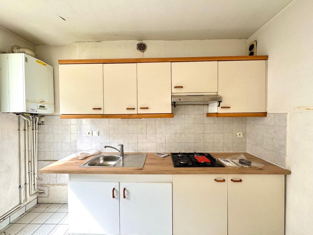 APPARTEMENT T2 A LOUER - ST ETIENNE - 45.7 m2 - 380 &euro; charges comprises par mois