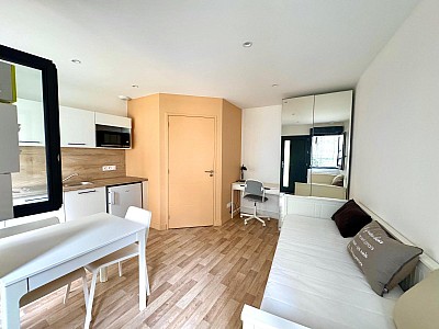 APPARTEMENT T2 A LOUER - ST ETIENNE - 17.52 m2 - 345 € charges comprises par mois