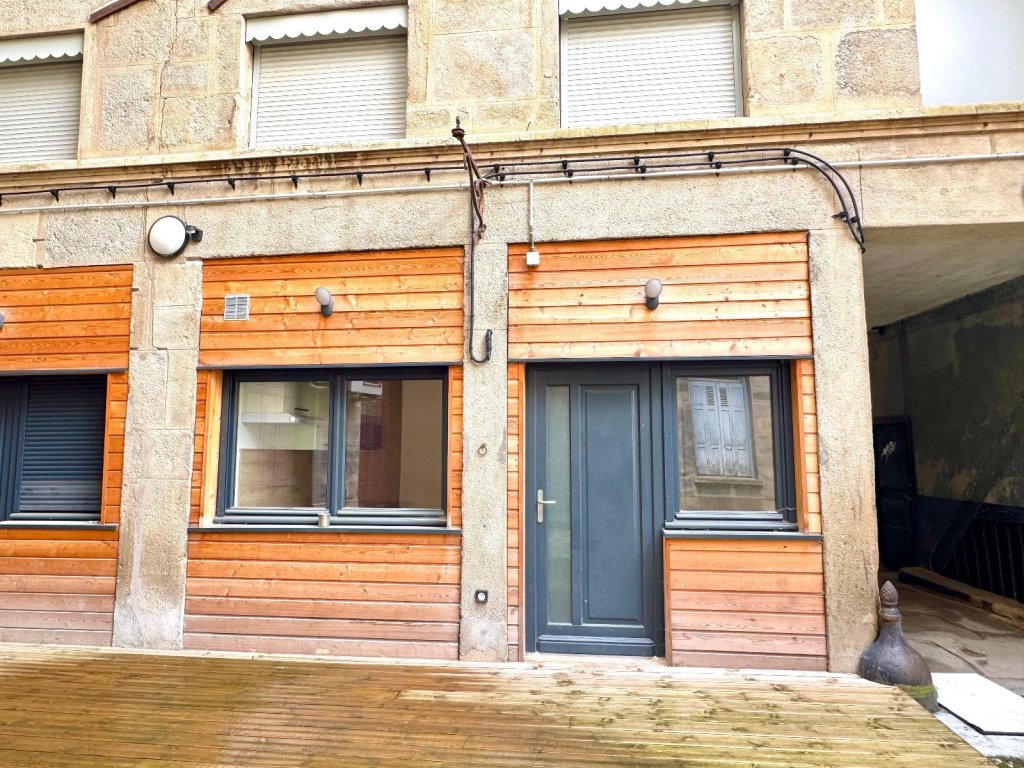 APPARTEMENT T2 A LOUER - ST ETIENNE - 17.52 m2 - 345 &euro; charges comprises par mois