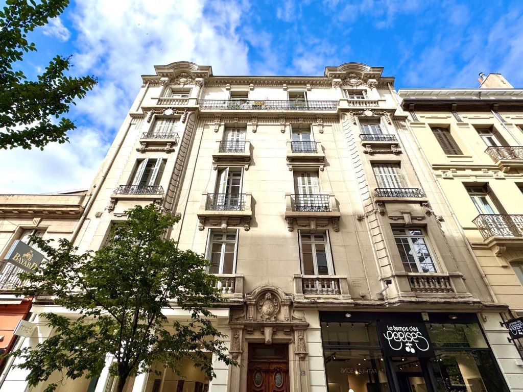 APPARTEMENT T2 A LOUER - ST ETIENNE - 17.52 m2 - 345 &euro; charges comprises par mois