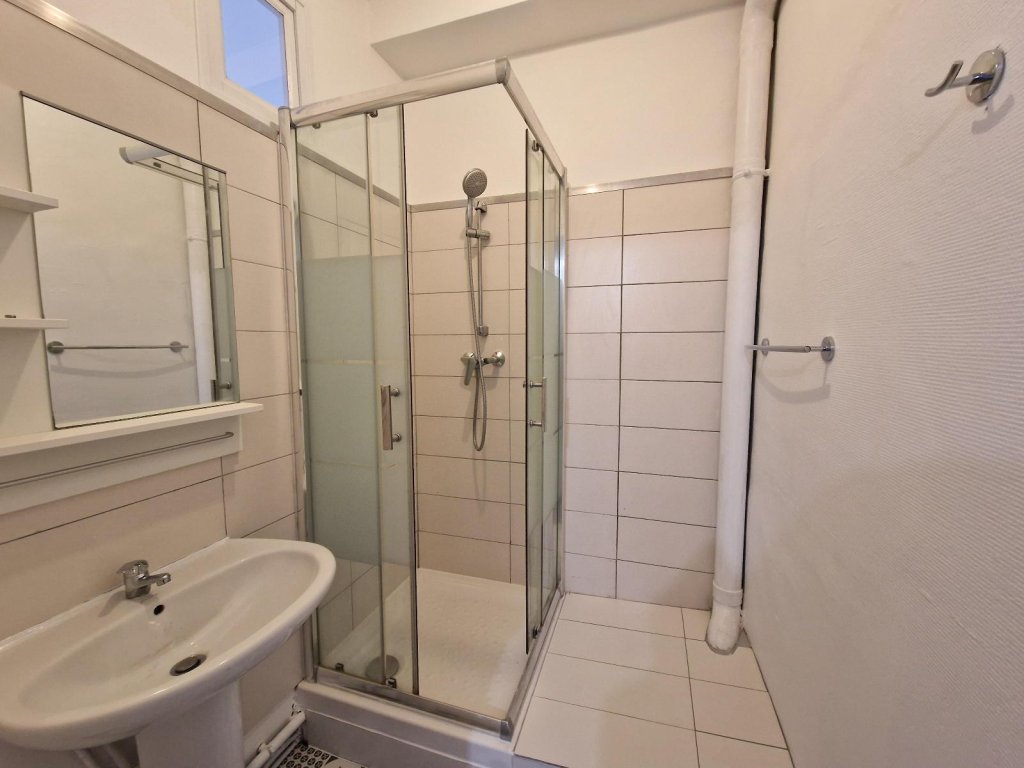 APPARTEMENT T2 A LOUER - ST ETIENNE - 43.01 m2 - 430 &euro; charges comprises par mois