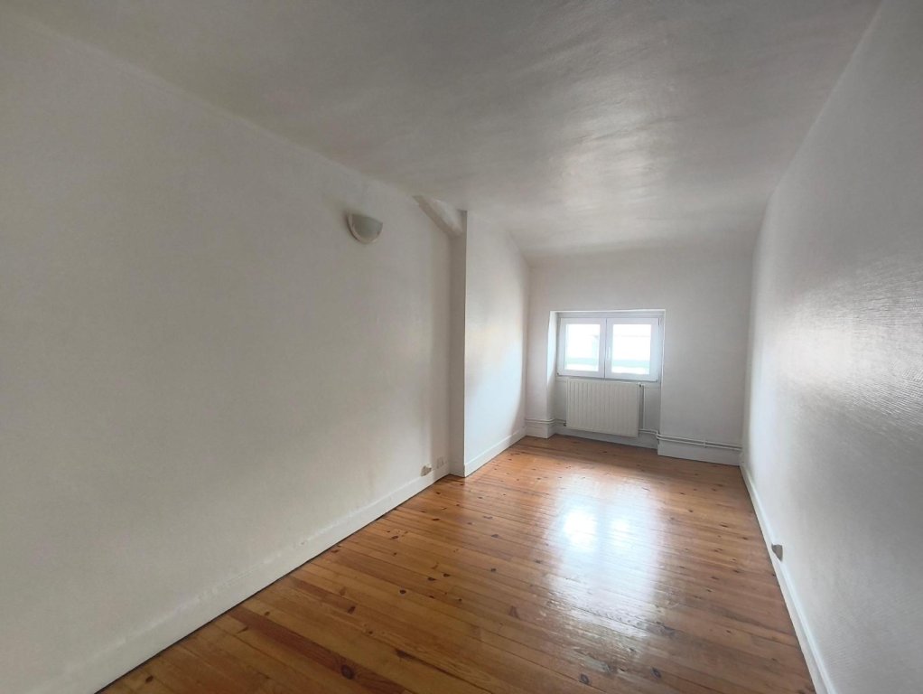 APPARTEMENT T2 A LOUER - ST ETIENNE - 53.86 m2 - 425 &euro; charges comprises par mois