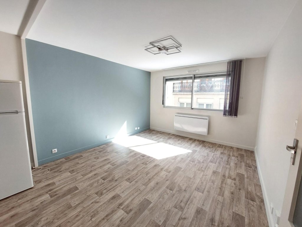 APPARTEMENT T2 A LOUER - ST ETIENNE - 35.29 m2 - 490 &euro; charges comprises par mois