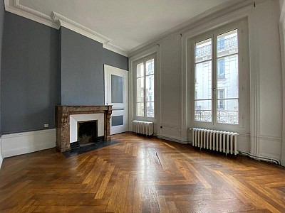 APPARTEMENT T2 A LOUER - ST ETIENNE - 50 m2 - 420 &euro; charges comprises par mois