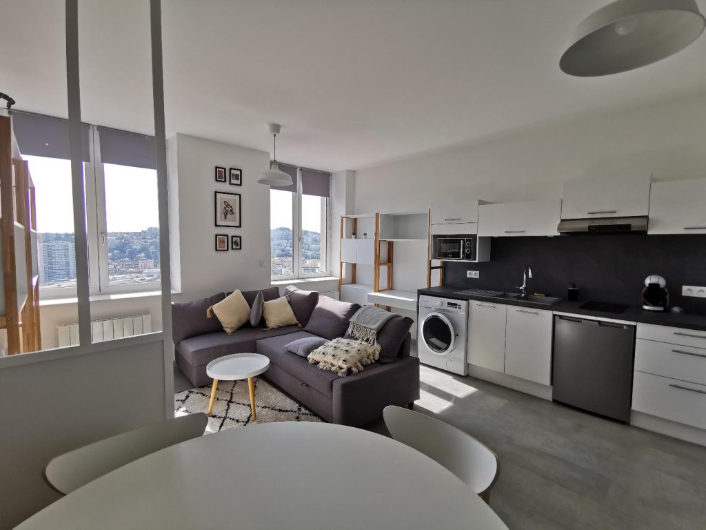 APPARTEMENT T2 A LOUER - ST ETIENNE - 43.04 m2 - 550 &euro; charges comprises par mois