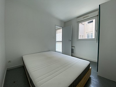 APPARTEMENT T2 A LOUER - ST ETIENNE - 31 m2 - 415 € charges comprises par mois