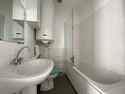 APPARTEMENT T2 A LOUER - ST ETIENNE - 31 m2 - 415 € charges comprises par mois