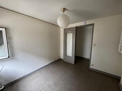 APPARTEMENT T2 A LOUER - ST ETIENNE - 42 m2 - 430 € charges comprises par mois