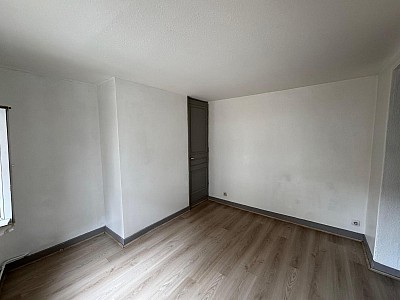 APPARTEMENT T2 A LOUER - ST ETIENNE - 42 m2 - 430 € charges comprises par mois