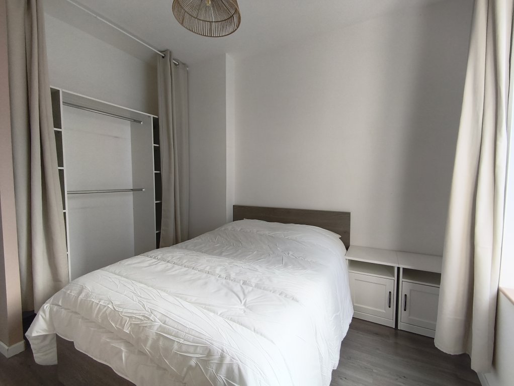 APPARTEMENT T2 A LOUER - ST ETIENNE - 53.93 m2 - 590 &euro; charges comprises par mois