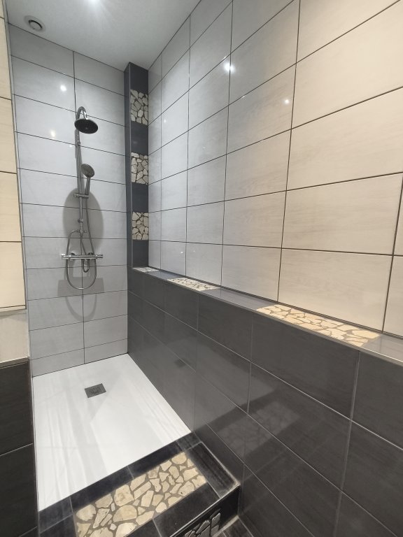APPARTEMENT T2 A LOUER - ST ETIENNE - 53.93 m2 - 590 &euro; charges comprises par mois