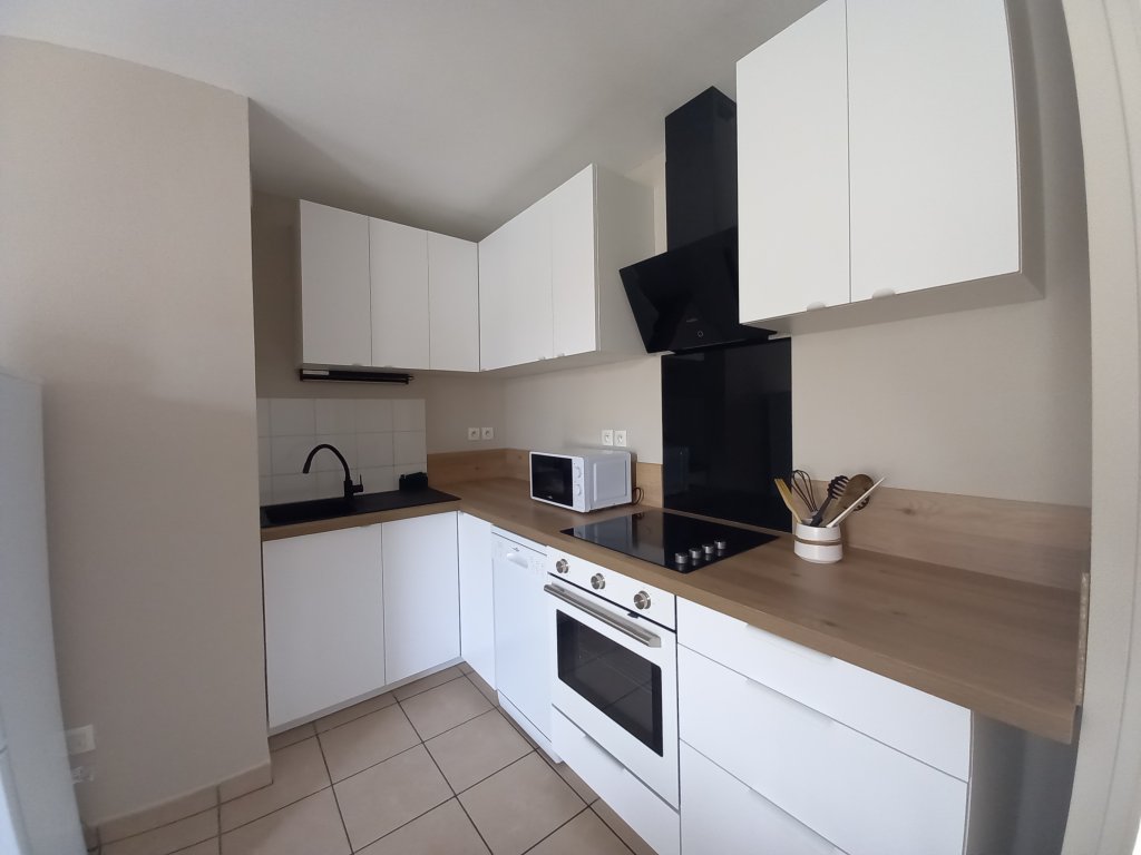 APPARTEMENT T2 A LOUER - ST ETIENNE - 47.83 m2 - 590 &euro; charges comprises par mois