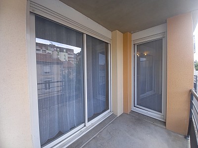 APPARTEMENT T2 A LOUER - ST ETIENNE - 47.83 m2 - 590 € charges comprises par mois