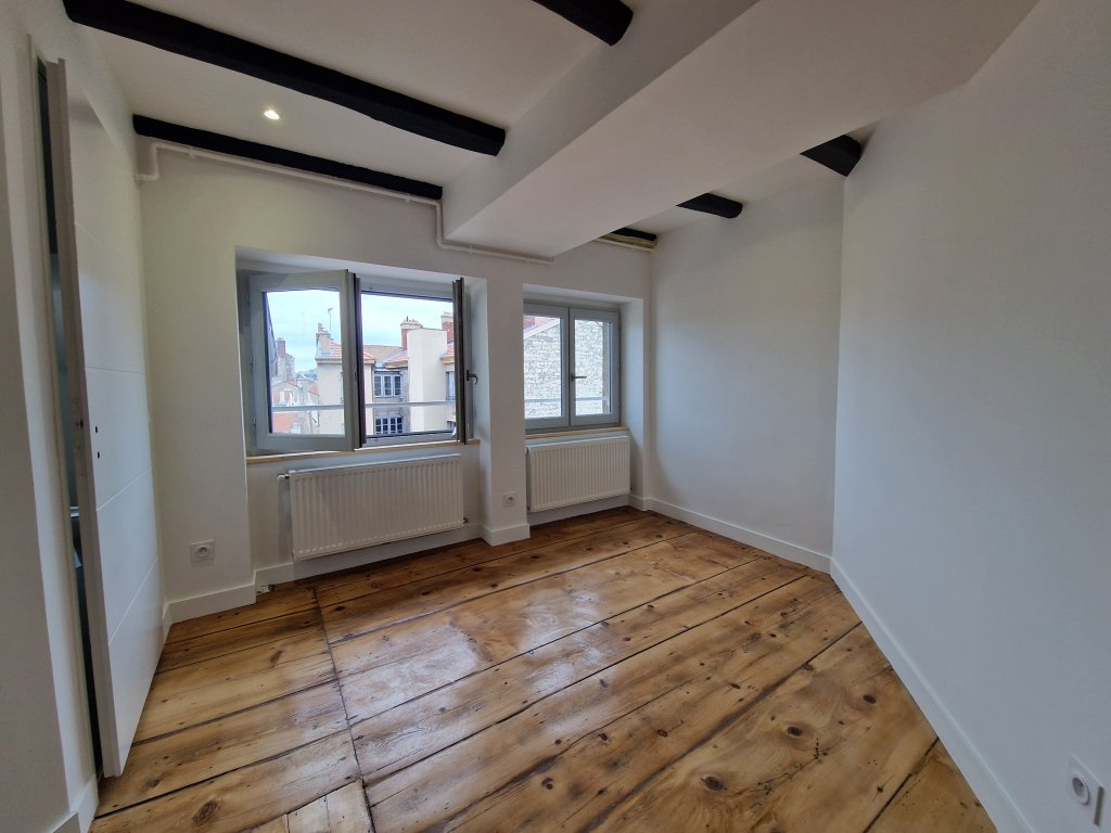APPARTEMENT T2 A LOUER - ST ETIENNE - 49.08 m2 - 495 &euro; charges comprises par mois