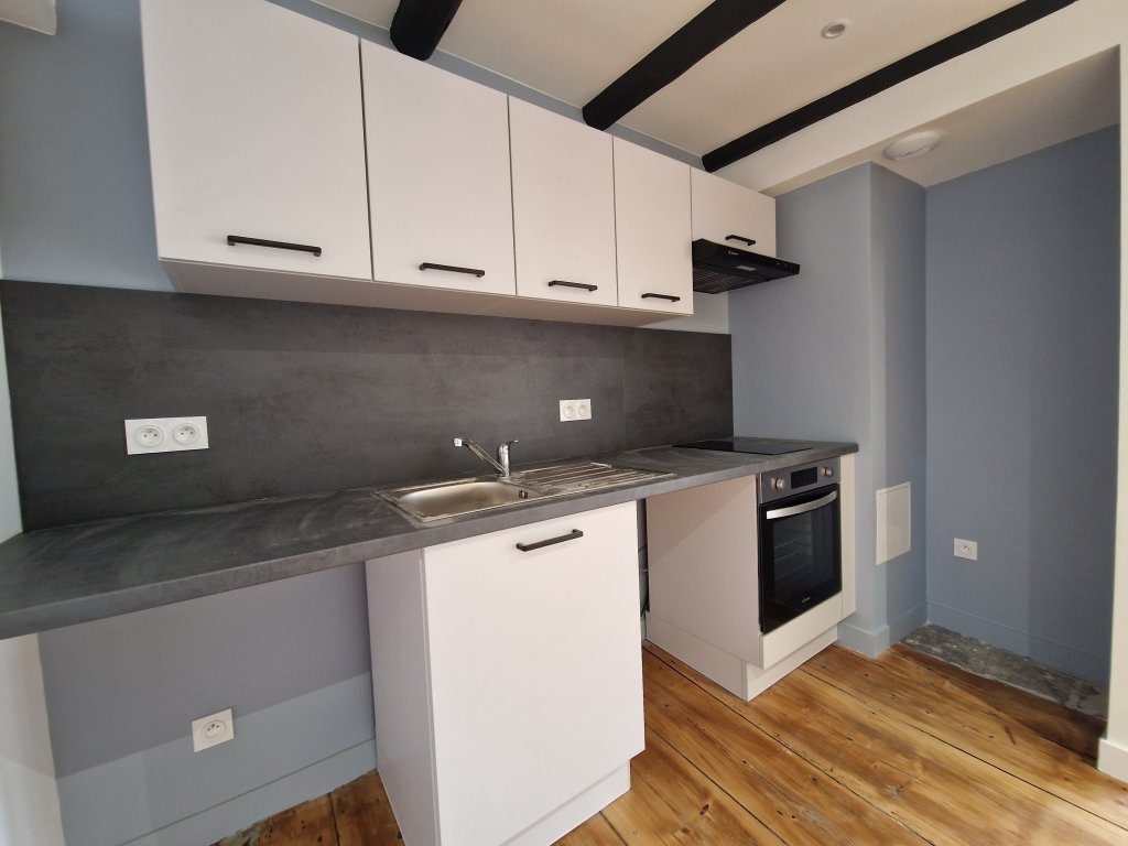 APPARTEMENT T2 A LOUER - ST ETIENNE - 49.08 m2 - 495 &euro; charges comprises par mois