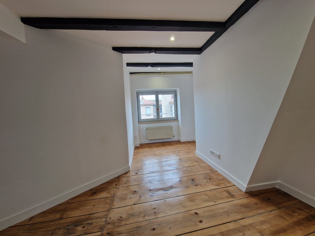 APPARTEMENT T2 A LOUER - ST ETIENNE - 49.08 m2 - 495 &euro; charges comprises par mois