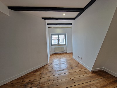 APPARTEMENT T2 A LOUER - ST ETIENNE - 49.08 m2 - 495 € charges comprises par mois