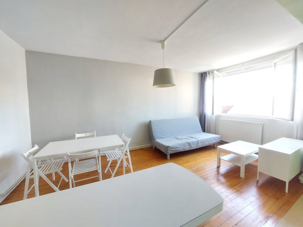 APPARTEMENT T2 A LOUER - ST ETIENNE - 49.75 m2 - 440 &euro; charges comprises par mois