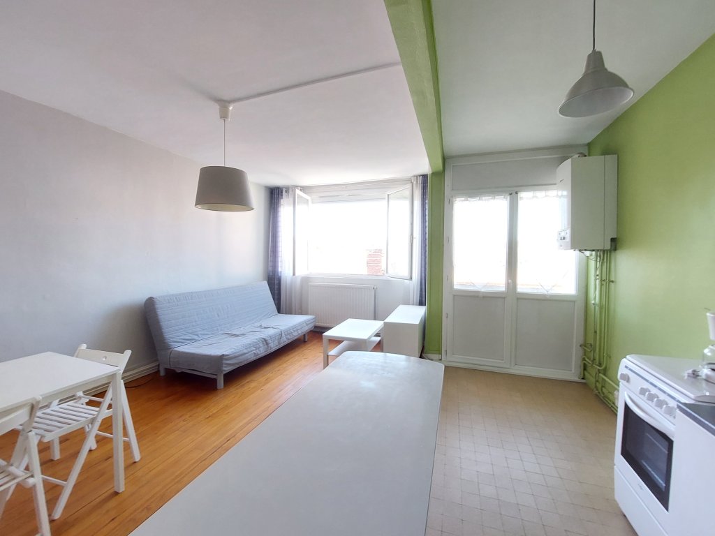 APPARTEMENT T2 A LOUER - ST ETIENNE - 49.75 m2 - 440 &euro; charges comprises par mois